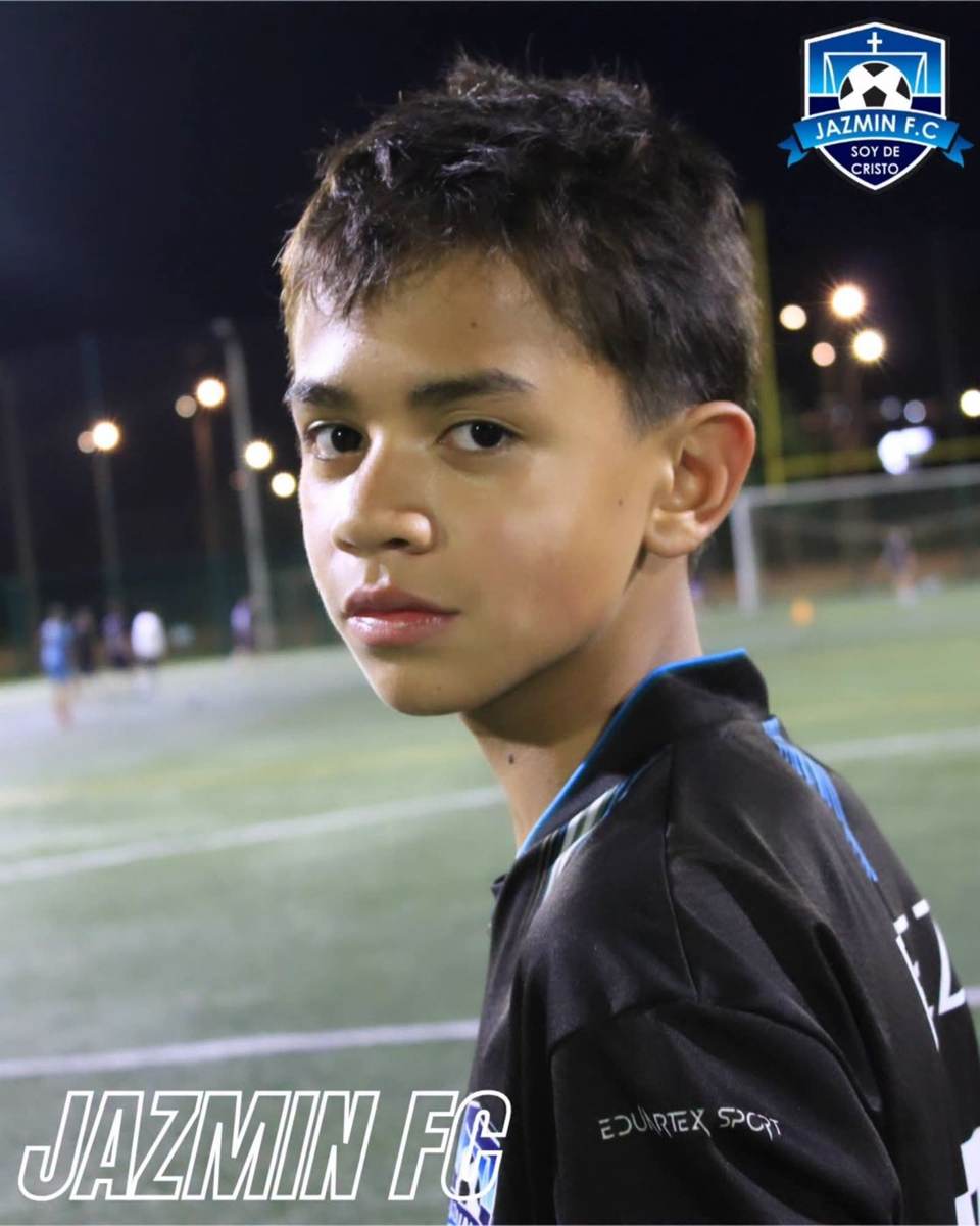 Jugador del club en entrenamiento nocturno